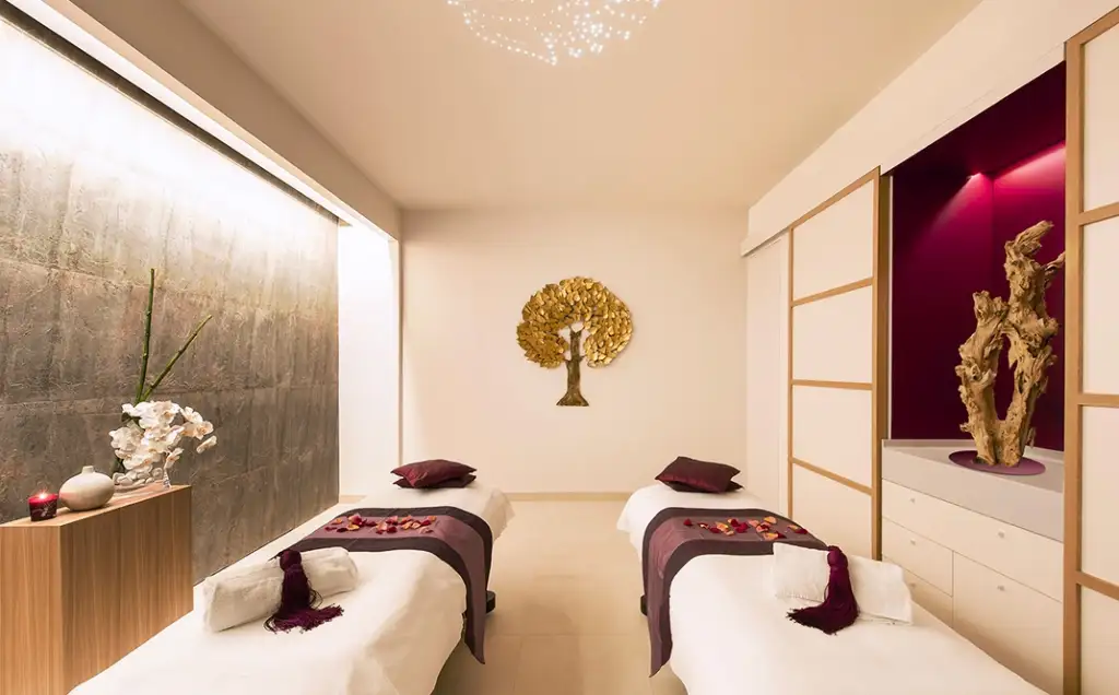 Cinq Mondes Spa